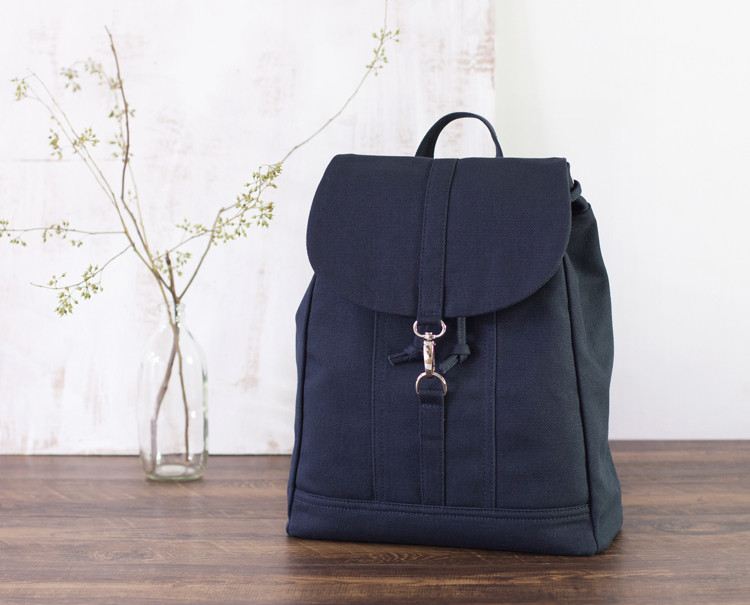帆布カジュアルバックパック［Sサイズ］旅行・お出かけ・通勤【ブルー】