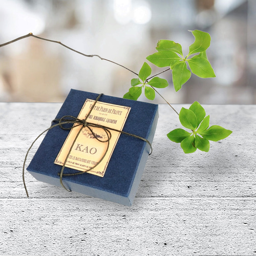 ぽってりチェコビーズのクリスマスツリー ピアス/イヤリング //ギフト