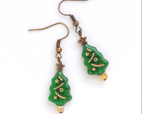 専用です☆ツリーチェコビーズのシンプルクリスマスピアス ぽってりチェコビーズのクリスマスツリー ピアス/イヤリング //ギフト