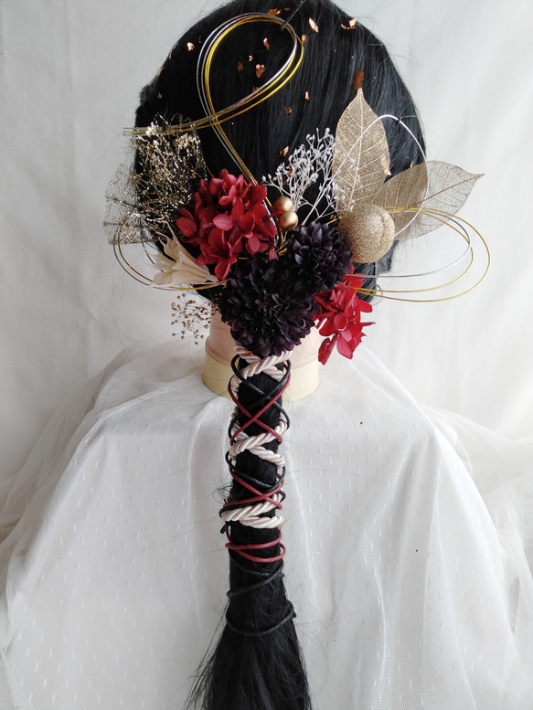 赤白黒金の和紐と水引の髪飾り　ヘアアレンジ　成人式ヘア　卒業式ヘア　結婚式ヘア 1枚目の画像