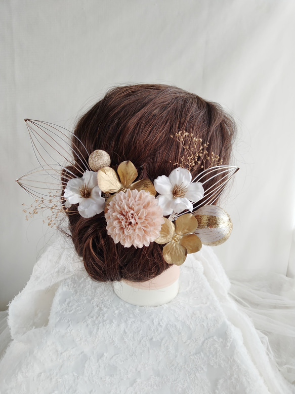水引細工・鶴の羽と林檎の花の和装ヘアアクセ　着物ヘアアクセサリー　髪飾り　タイトシニヨン　シニヨンヘア　成人式　結婚式　 5枚目の画像