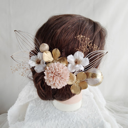 水引細工・鶴の羽と林檎の花の和装ヘアアクセ　着物ヘアアクセサリー　髪飾り　タイトシニヨン　シニヨンヘア　成人式　結婚式　 2枚目の画像
