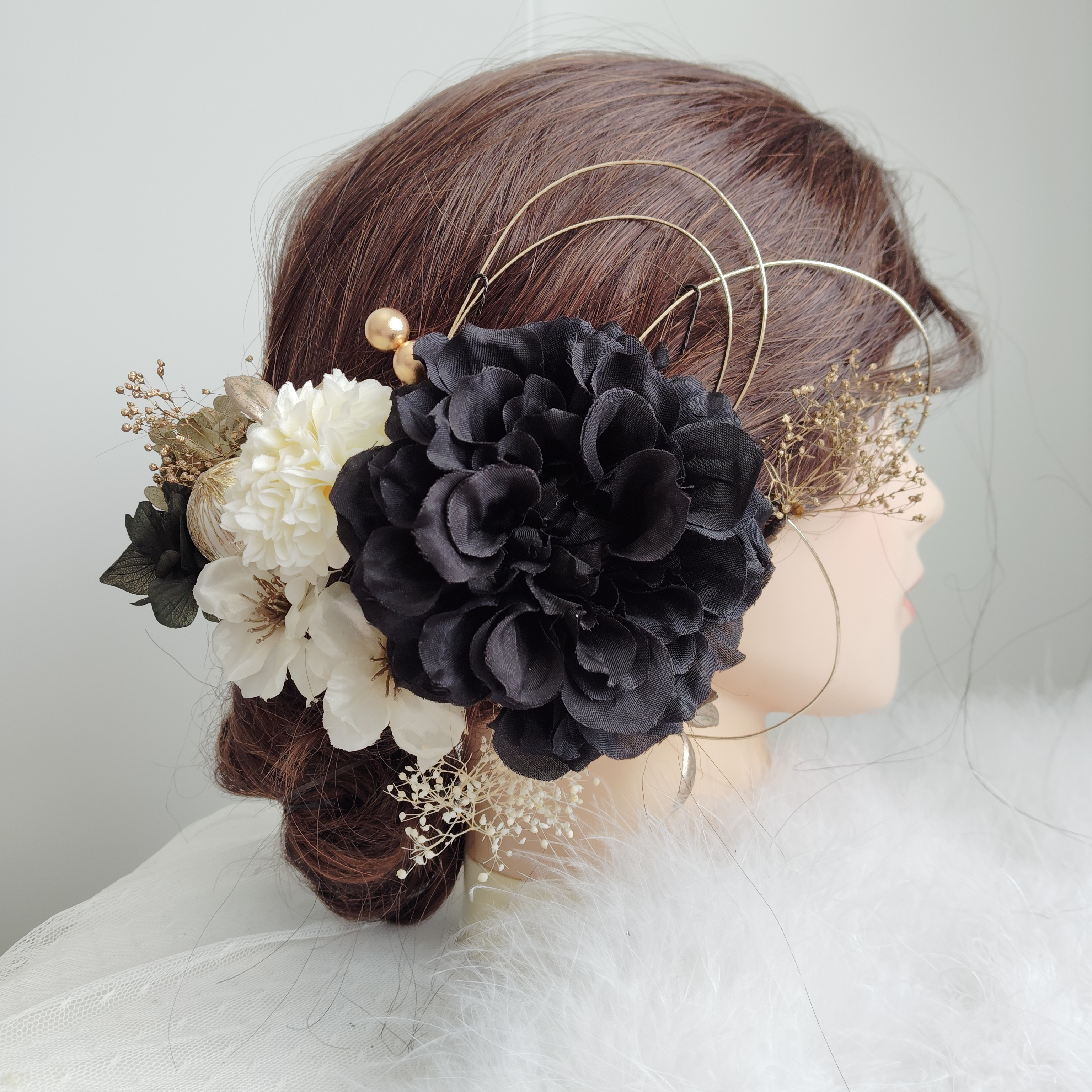 幸花＿＿林檎の花とダリアの髪飾り　卒業式　成人式 　結婚式　髪飾り 　黒無垢　色打掛　振袖　着物　袴　和装　黒金