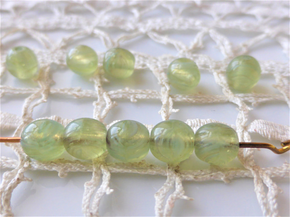 球　緑茶マーブル　チェコビーズCzech Glass Beads 10個 1枚目の画像