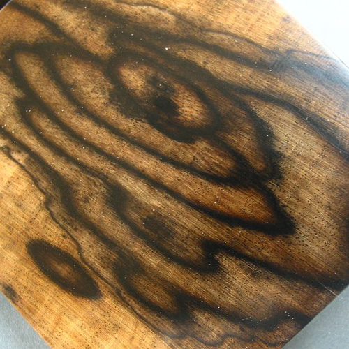 幸運を呼ぶ【黒柿】孔雀杢の木製名刺入れ【即日発送】 名刺入れ