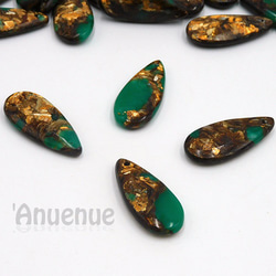 Gold Copper Stone & Regalite チャーム (小/Deep Green）35x15.5mm　１個 1枚目の画像