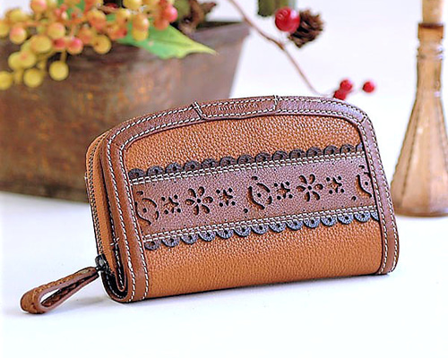 ばんばんざい　まとめうり 刻印可】ミドルサイズの大きすぎない二つ折り財布 クラフト