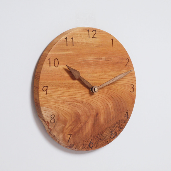 木製 掛け時計 丸型 欅材56 2枚目の画像