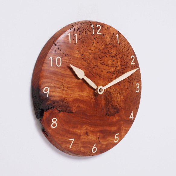 木製 掛け時計 丸型 欅材55 2枚目の画像