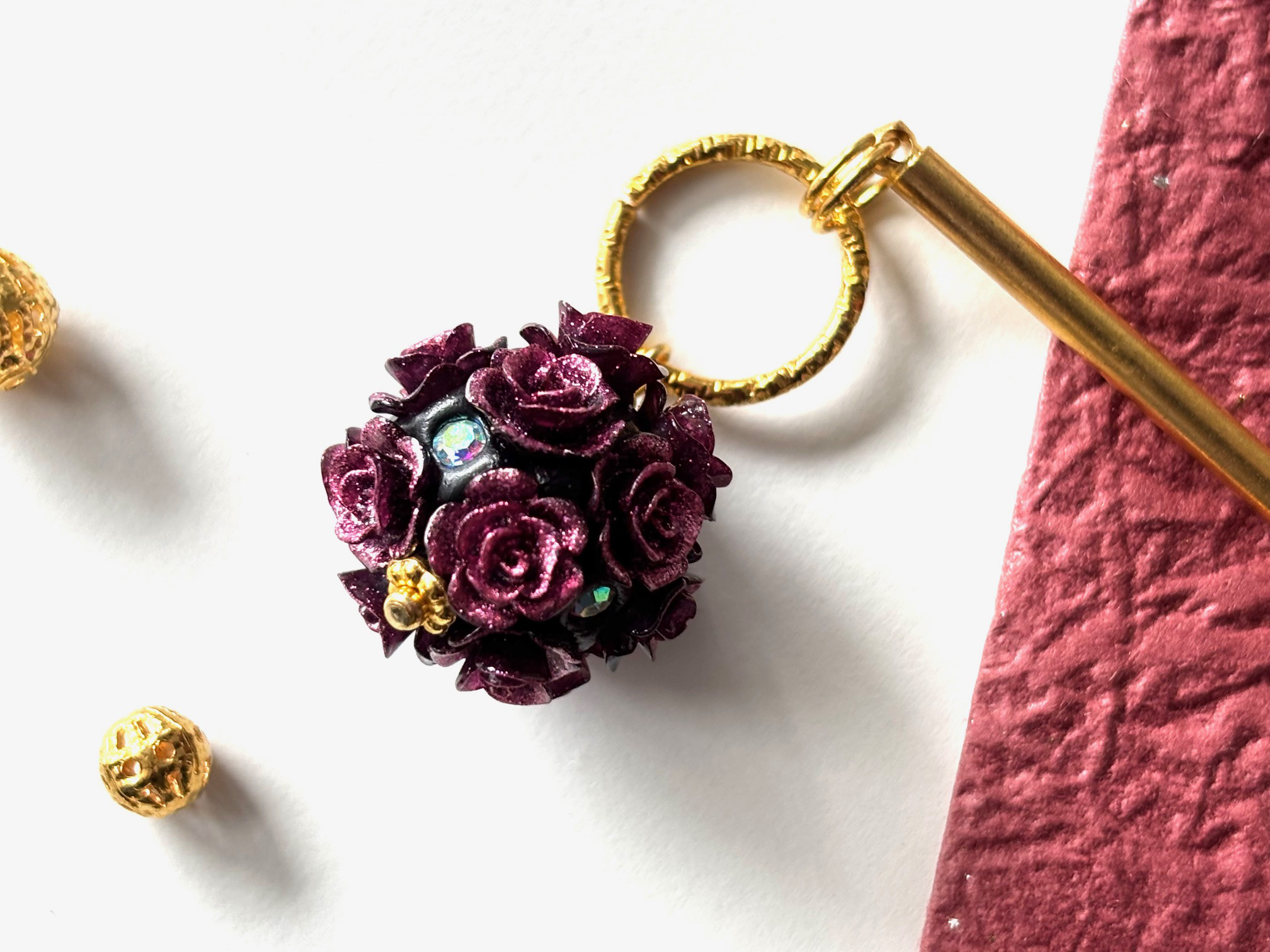 かんざし　薔薇のブーケの様なボールビーズ　赤紫　レッド　パープル　ゴールド　洋風　一本簪　一本挿し　春秋