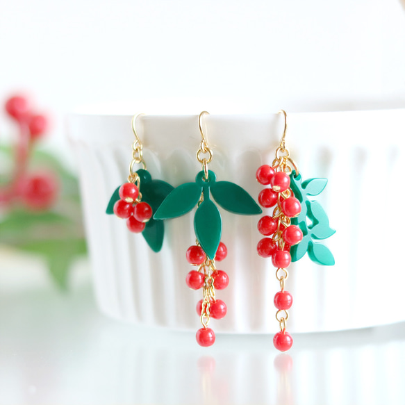 【478】木製パーツとアクリルビーズのイヤリング／ピアス 478】木製パーツとアクリルビーズのイヤリング／ピアス