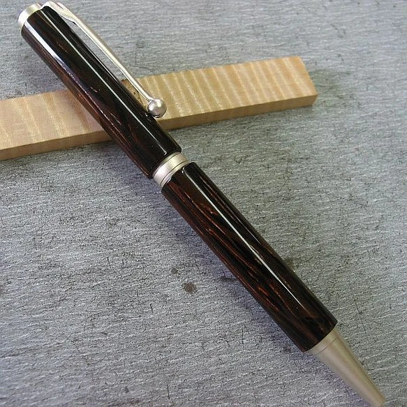 【檳榔樹】木軸ボールペン　不思議な模様が秀逸【即日発送】　　　　　　　　　　　　★シャープペンに変更可（右の項目）