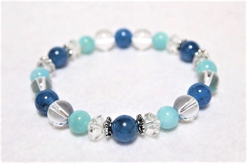 家族や大切な人との絆を深める* 幸運の石　アパタイト・アマゾナイト・水晶のブレスレット 4,845円