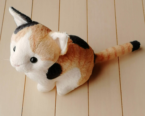 mofusand ひょっこり！立ちますにゃんぬいぐるみ(三毛猫