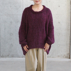 深紫色手工編織馬海毛圓領毛衣 第6張的照片