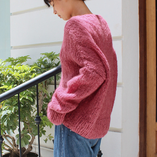◉軽ふわ手編みニット◉モヘアショートセーター 茜色(ピンク系 ◉軽ふわ手編みニット◉モヘアショートセーター 茜色(ピンク系