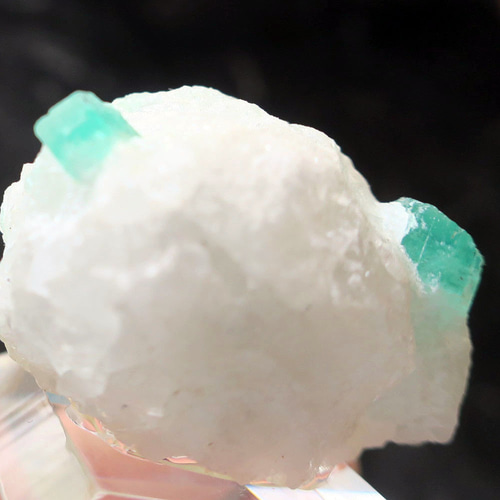 天然エメラルド原石、パキスタン産 パキスタン産エメラルド原石 | BodhiTree