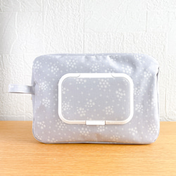 ママの欲しいが詰まってる／軽すぎる！グリッター オムツポーチ