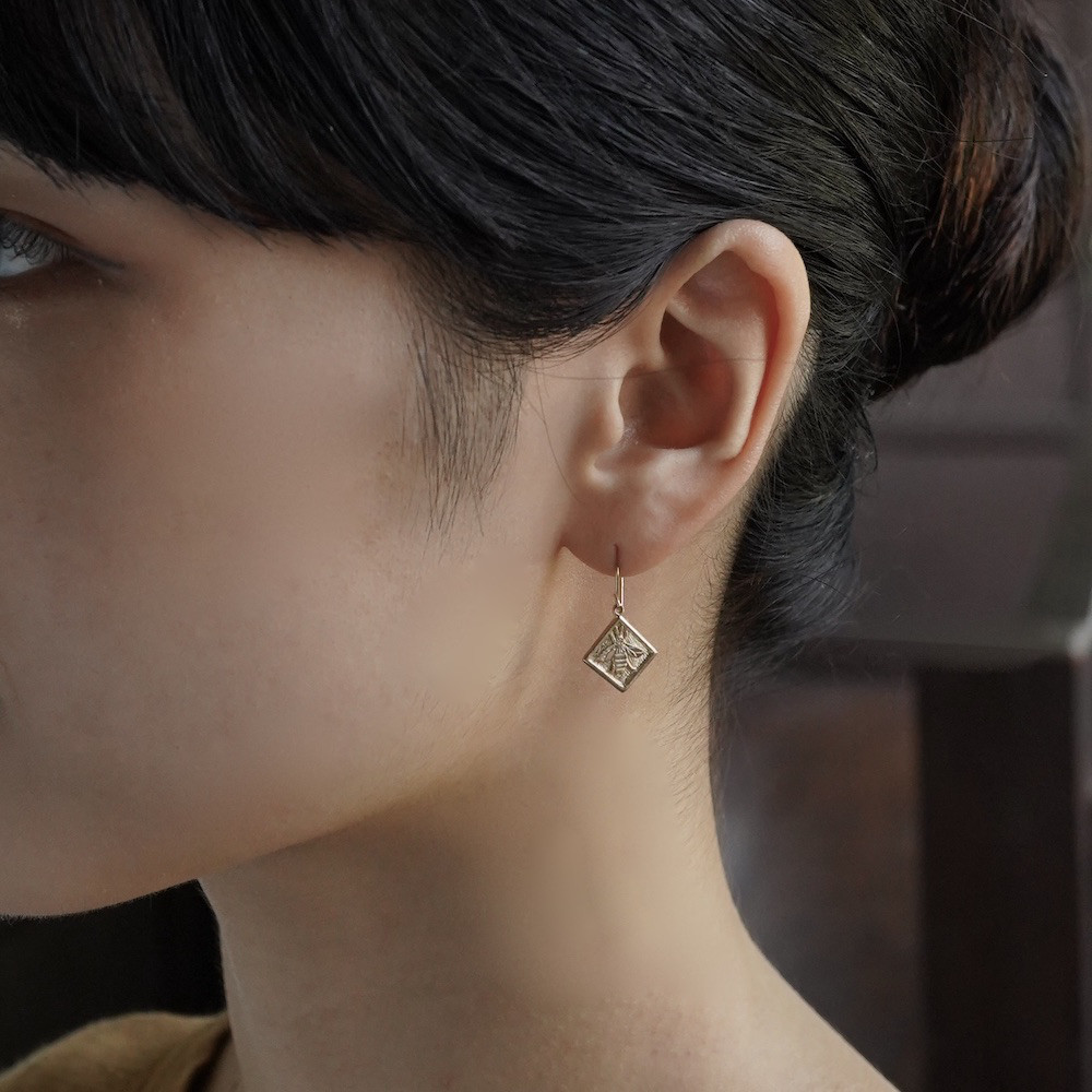 Bee earrings [EP060K10YG]