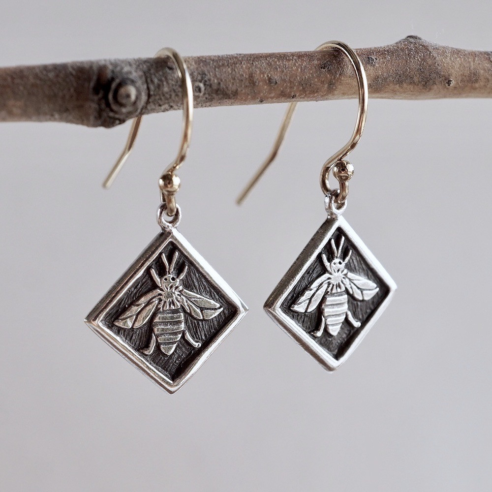 Bee earrings [EP060K10YG]