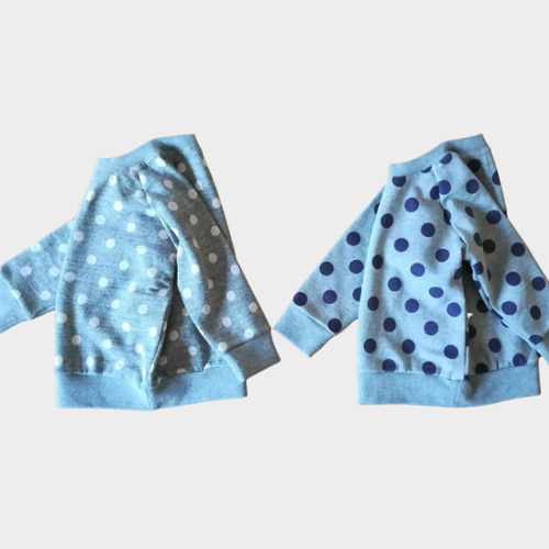 わんこ服　ハンドメイド　ふんわり水玉キルティングのラグラントレーナー♪Sサイズ ぽんずくろーぜっと🐾の販売中作品一覧 | ハンドメイド通販