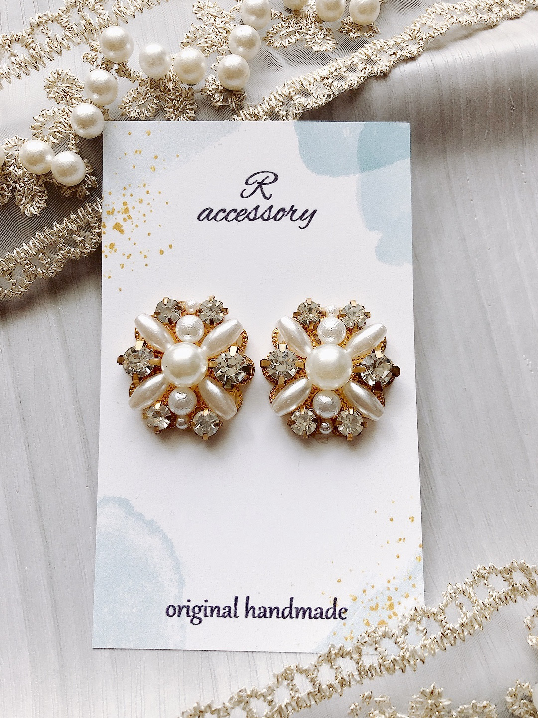 大ぶり清楚なビジューピアス イヤリング ピアス（その他） R