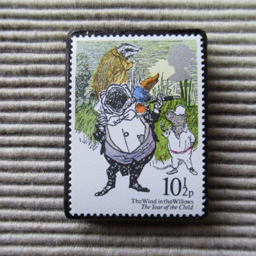 イギリス 童話【カエルの王子】切手ブローチ4543 ブローチ Yukio