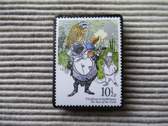 イギリス　童話【カエルの王子】切手ブローチ4543 1枚目の画像