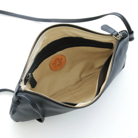皮革 2way 肩背包 papeete 旅行用 正品牛皮手提包（黑色）。 第8張的照片