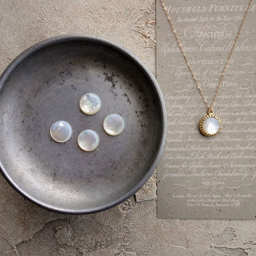 クラシカルペンダント □ Round 12mm □ ホワイトシェル（白蝶貝