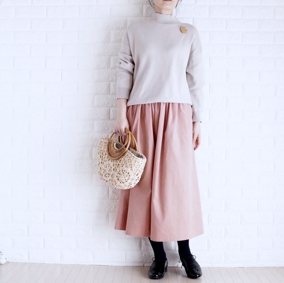 軽くてあったかい　春先まで着られる　コーデュロイ　ギャザーパンツ　スカートパンツ　おとなピンク　桜の季節にも 4枚目の画像