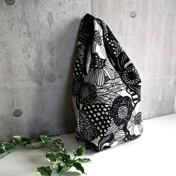 レトロモダンな花柄エコバッグ（BLACK）S,M,L エコバッグ・サブバッグ  
