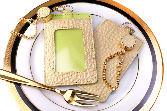 メロンなリール付き定期入れ（夕張メロン／クラウンメロン）｜牛革製 8枚目の画像