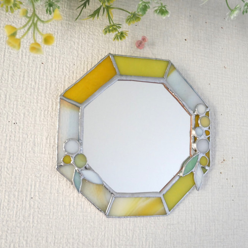 ✴︎:.｡.年末まで10%割引♪ いつもより少し小さなミモザの八角形の鏡