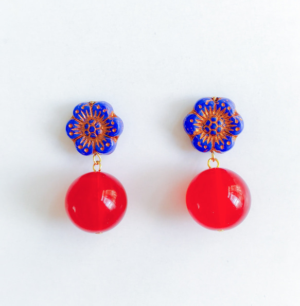 EARRING:「Nemophila」 Retro Flower 1枚目の画像