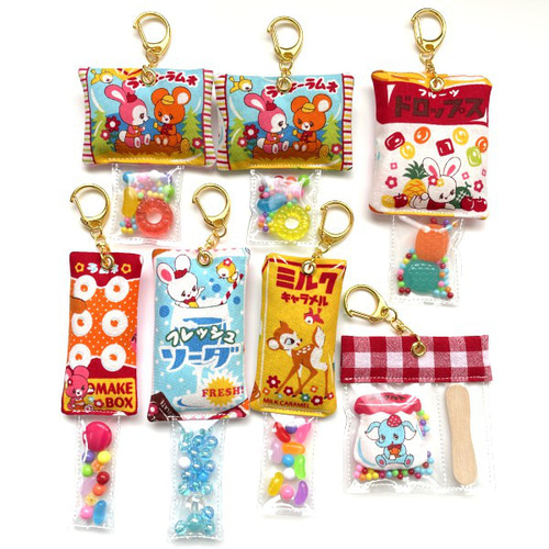 昭和レトロ★駄菓子屋さん30円100付ピンクレディー・キーホルダー ピンクレディー おしゃれバックセット 昭和レトロ 昭和アイドル