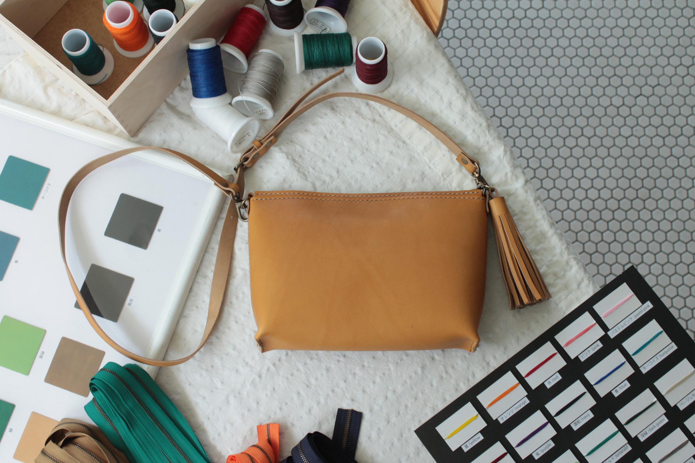 タッセル付ポシェット