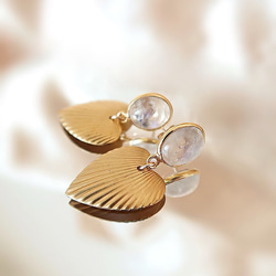 14KGF/ MOONSTONE VINTAGE RIBBED HEART STUD EARRINGS 7枚目の画像