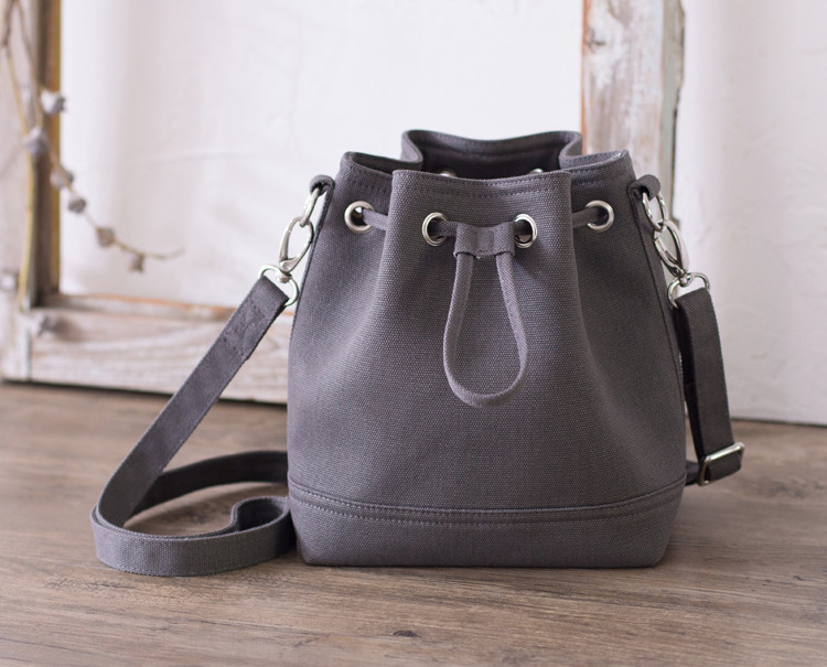 ［Sサイズ］2WAY帆布巾着バッグ｜手提げ・斜めがけ｜ファスナーポケット付き【グレー】長財布OK｜軽量ミニバッグ