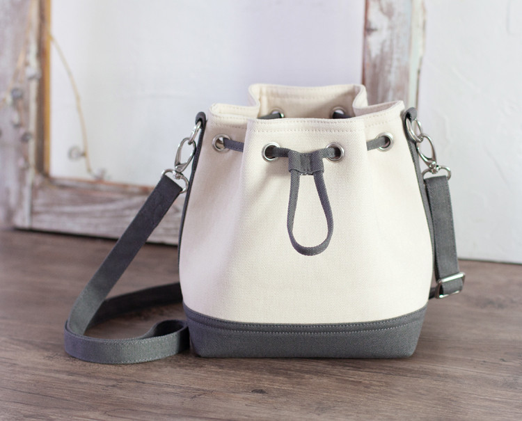 Bianchi サコッシュ ショルダーバッグ 帆布 白/ベージュ/チェレステ Bianchi サコッシュ ショルダーバッグ 帆布 白/ベージュ