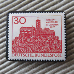 東ドイツ  童切手ブローチ4612 1枚目の画像