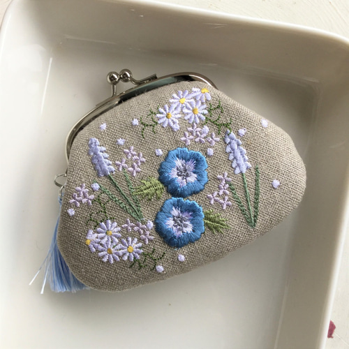 両面刺繍）刺繡がまぐち 花いっぱいG4 リネン がま口 Le chat en