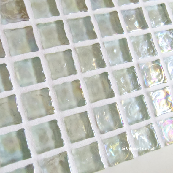 透き通ったクリアカラー ガラスモザイクタイルのディスプレイトレイ（飾り台・小物置き・什器）中サイズ【受注制作】 13枚目の画像