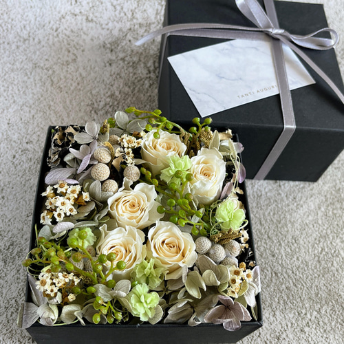 フラワーボックス ホワイト プリザーブドフラワー アレンジメント バラ  