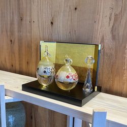 オバタ硝子工房　梅の花 エナメル絵付け ガラスのお雛様 3枚目の画像
