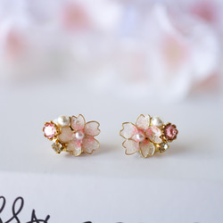 珍珠和櫻花寶石耳環 第2張的照片