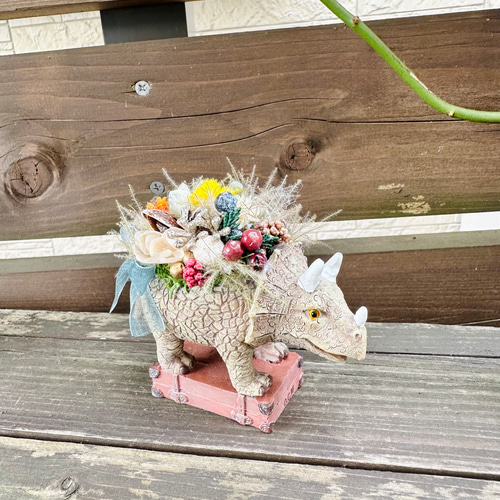 新作》＊トリケラトプス 恐竜フラワーポット