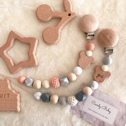 1300突破♡クマさんニット 歯固めホルダー☆おしゃぶりホルダー 出産祝い おもちゃ ベビー プレゼント 抱っこ紐 1枚目の画像