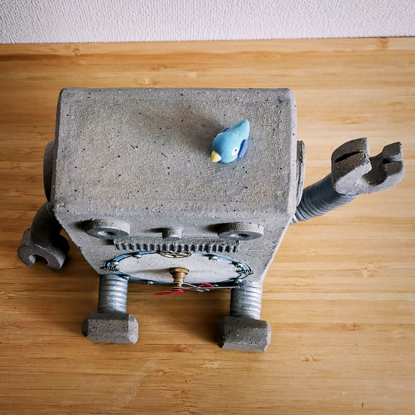 ロボットと青い小鳥の時計 2枚目の画像