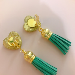 heart earring ゴールドハートグリーンタッセルイヤリング 7枚目の画像